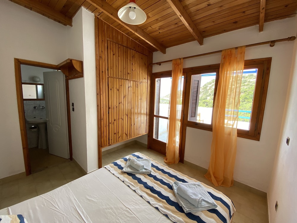 Standard Room, 1 Double Bed, Kitchen, Mountain View photo 3