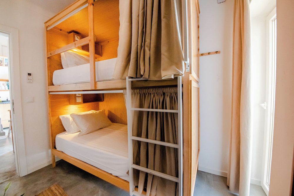Bed In 4-Bed Mixed Dormitory Room photo 3