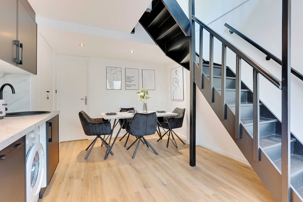 Apartment photo 2