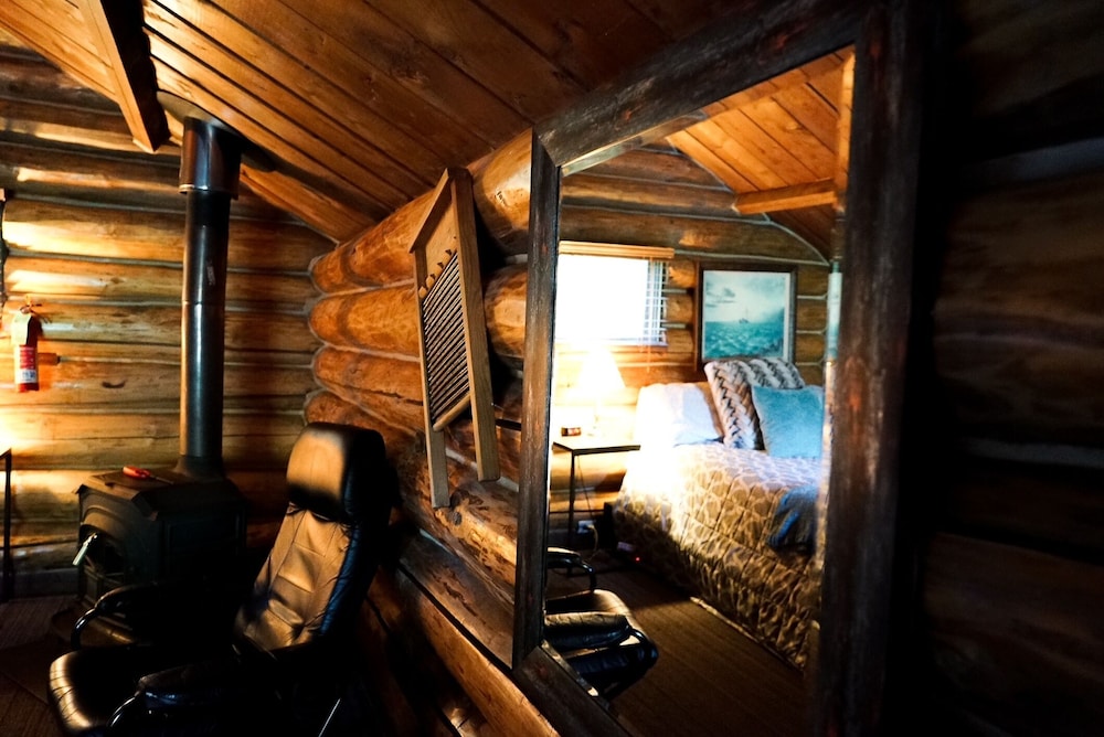 Trapper Dan's Cabin photo 3