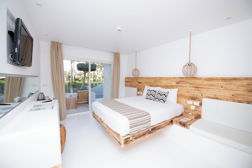Gypster Room Partial Sea View - Photo 1