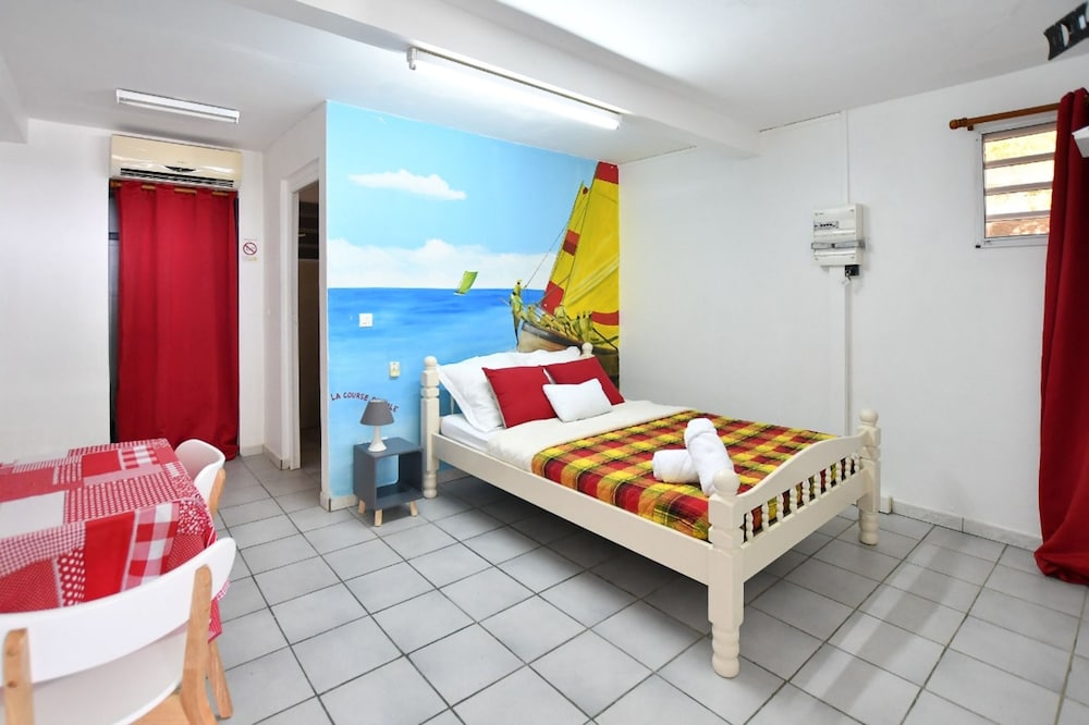 Comfort Apartment, 1 Queen Bed, Pool View, Sea Facing photo 1