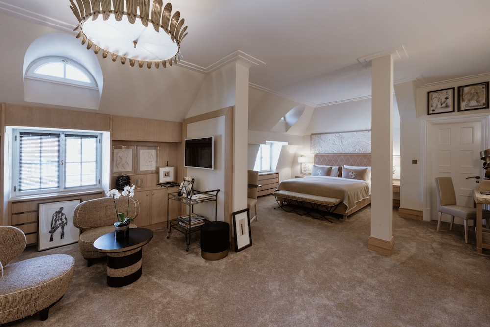 Premium Suite (designed by PATRICK HELLMANN) Premium Suite (designed by PATRICK HELLMANN)