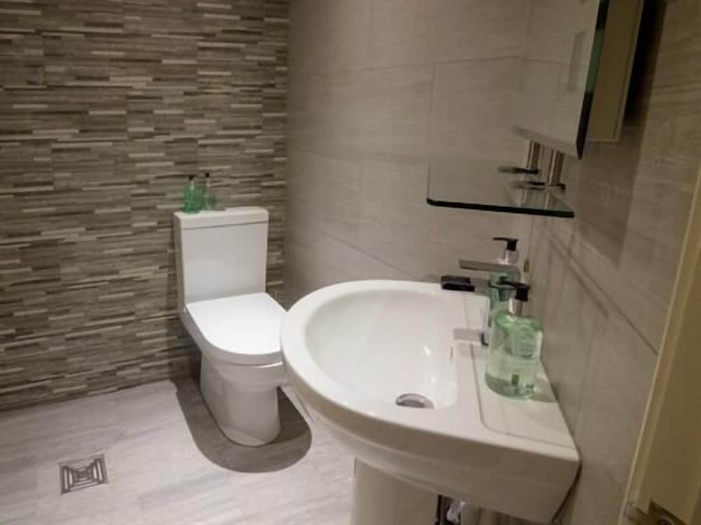Standard Double Room, Ensuite photo 3