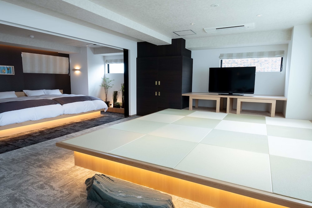 Premium Suite, Up to 5 Adults, Non Smoking - Photo 10