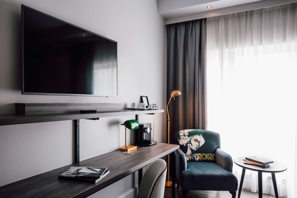 Premium Suite (Family) thumbnail 5