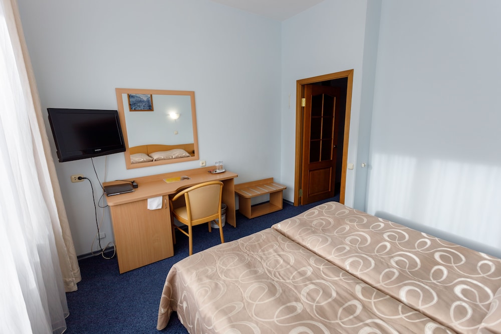 Standard Double or Twin Room photo 2
