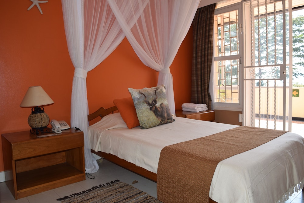 Standard Single Room, Shared Bathroom