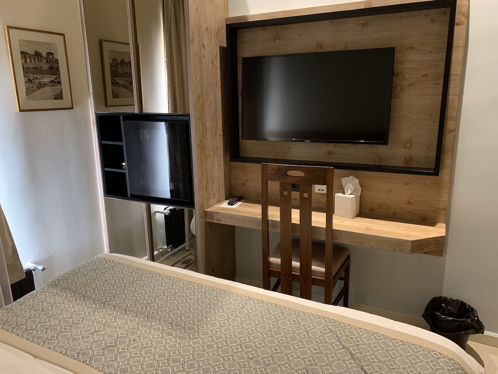 Standard Room photo 3