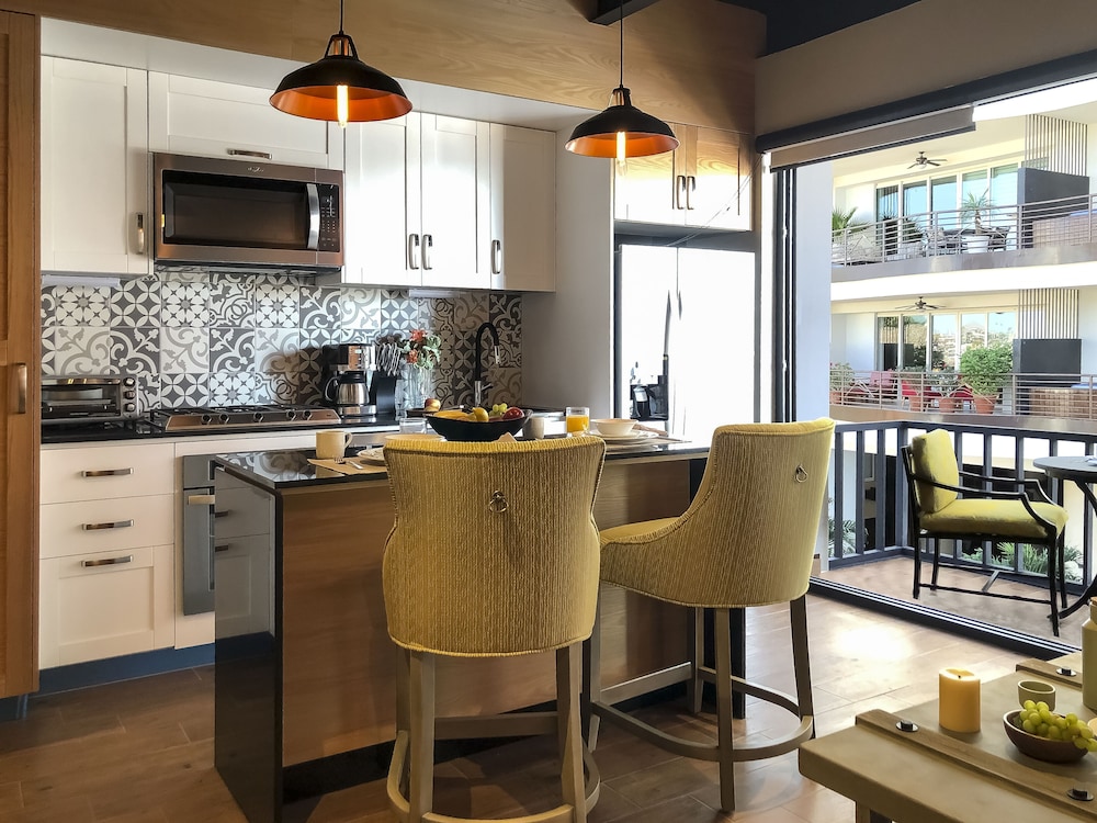 Deluxe Suite, 1 Bedroom, Resort View