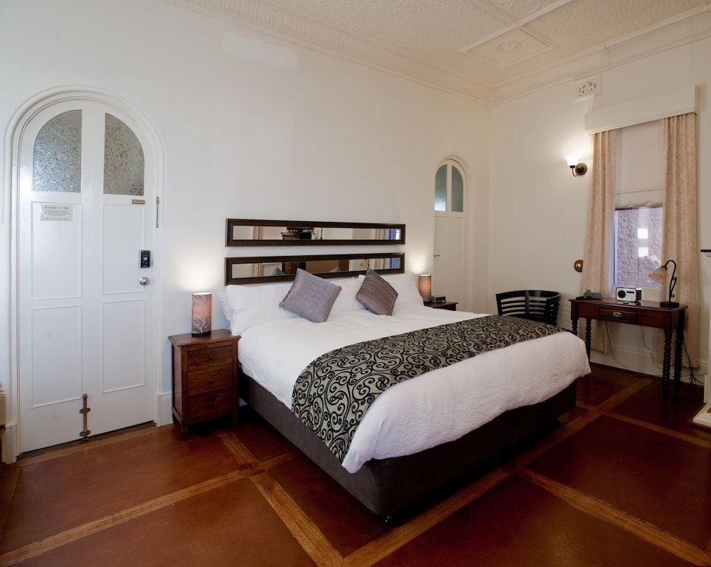 Beachfront Family Spa Suite photo 3