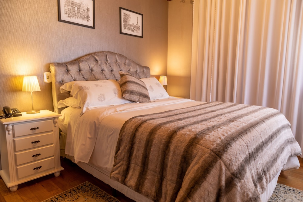 Available room thumbnail 5