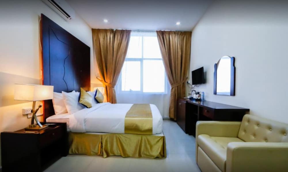 Triple Suite with Living Room photo 2