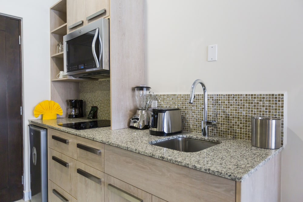 Junior Suite, 2 Queen Beds, Kitchenette