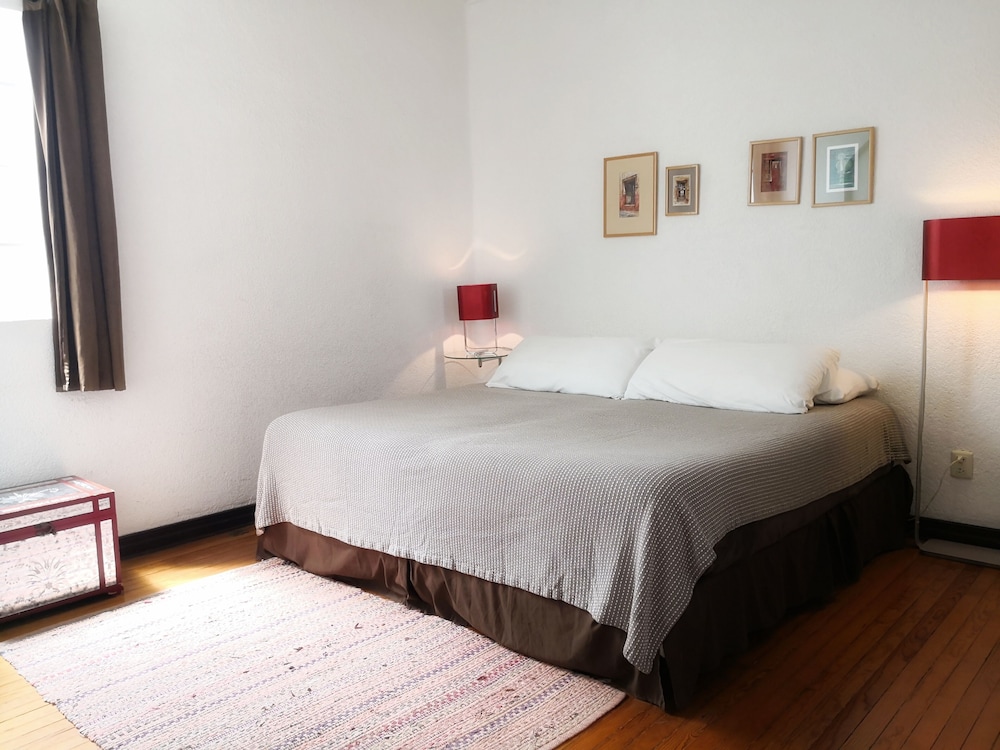 Standard Room, 1 King Bed, Patio (C3)