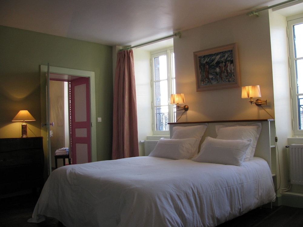 Art Deco bedroom, Suite, two adjoining rooms