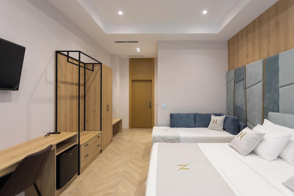 Superior Triple Room, Balcony, City View photo 1