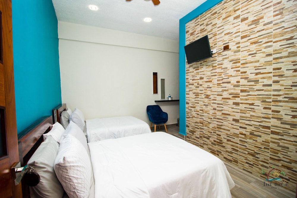 Luxury Room, 2 Queen Beds - Photo 5