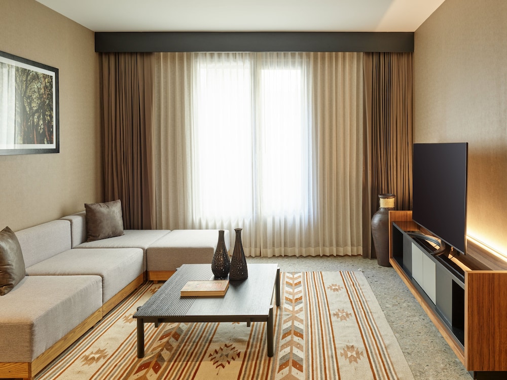 Suite, 1 King Bed (Master) - Photo 2