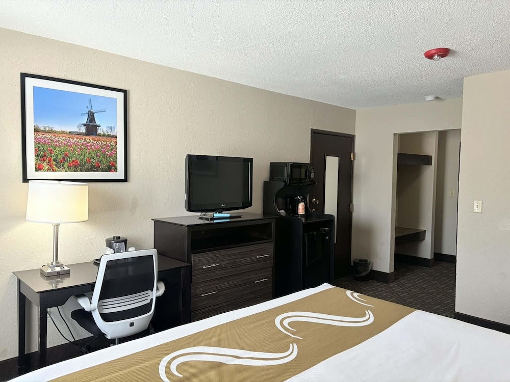 Room, 1 King Bed, Hearing Accessible, Non Smoking