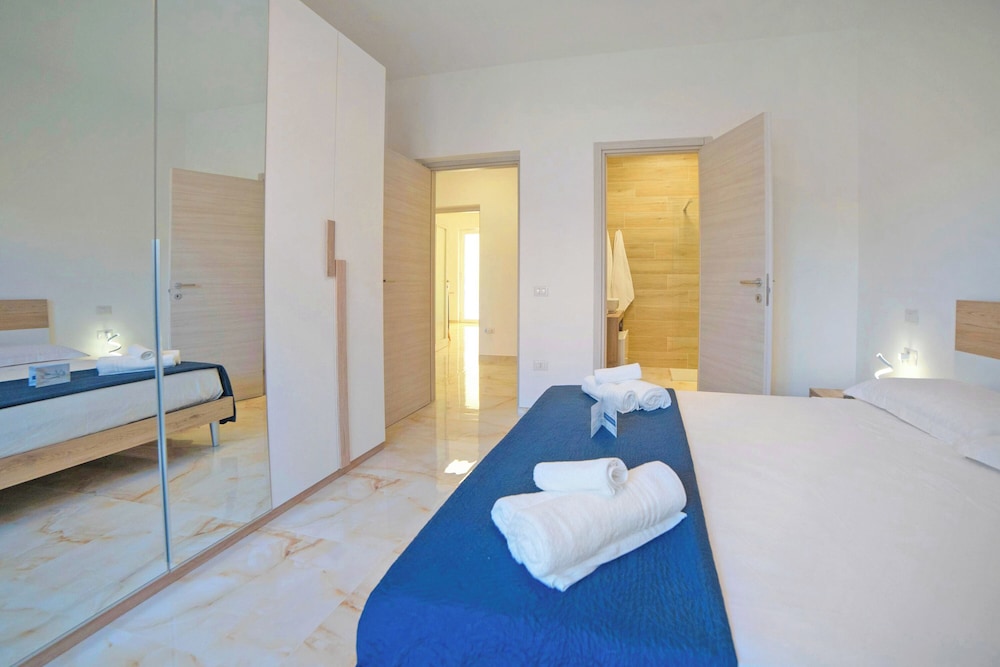 Standard House, Multiple Bedrooms, Sea Facing (Villa Na' Lu' 1 with sea view)