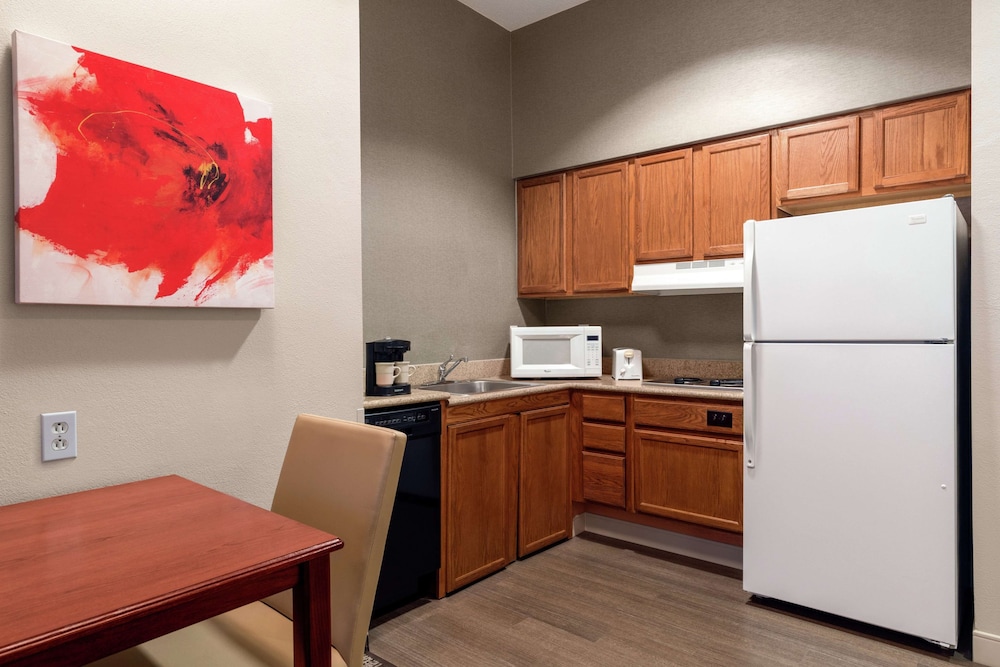 1-Bedroom Suite, Hearing Accessible - Photo 4