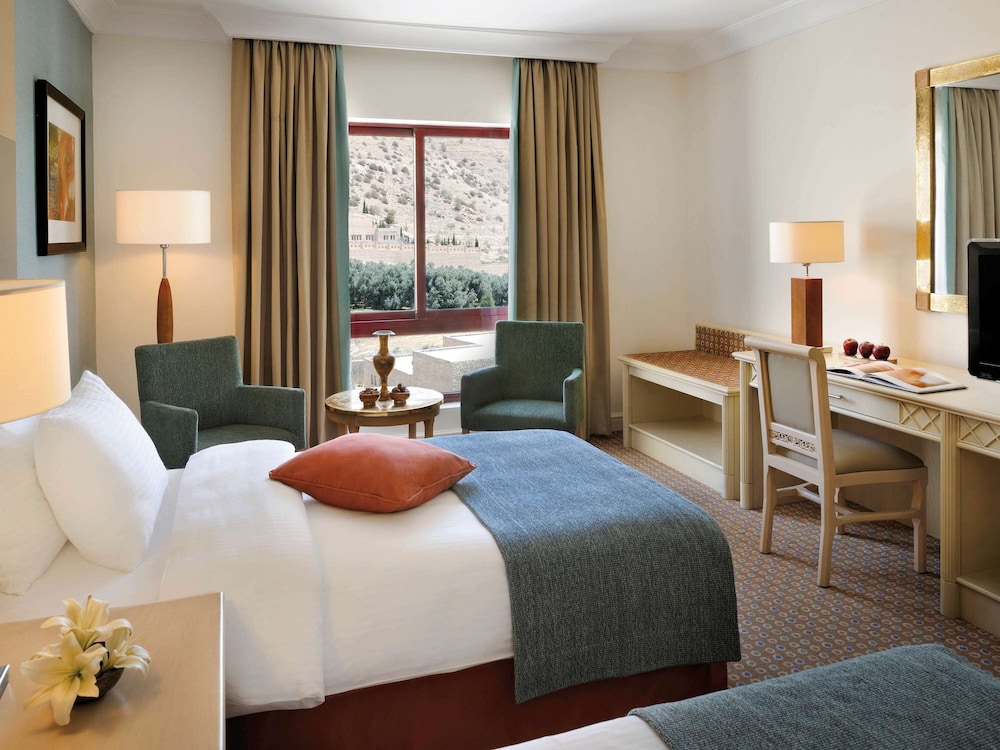 Classic Twin Room, 2 Twin Beds - Photo 9