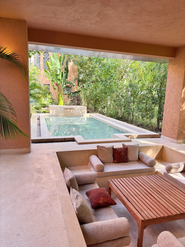 Exclusive Villa, 3 Bedrooms, Sea View, Sea Facing photo 1