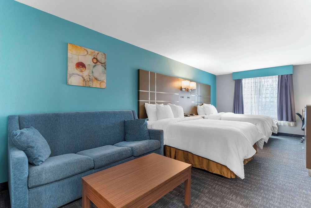 Suite, Multiple Beds, Non Smoking, Refrigerator & Microwave (with Sofabed) photo 2