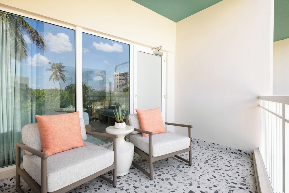 1 King Bed Poolside - Photo 3