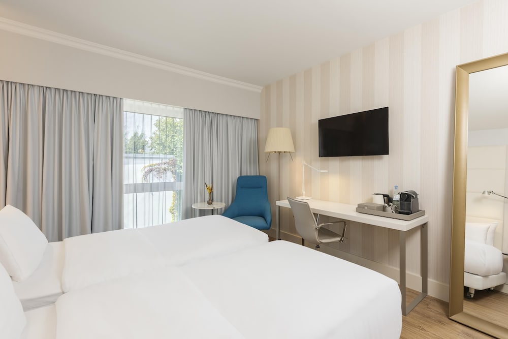 Superior Room (Extra Bed 3 adults)