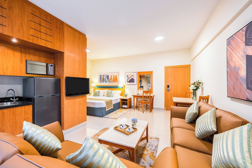 Premier Studio - Golden Sands 3 photo 3