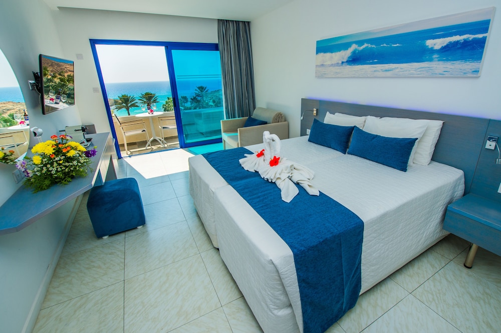 Deluxe Double or Twin Room, Sea View photo 1