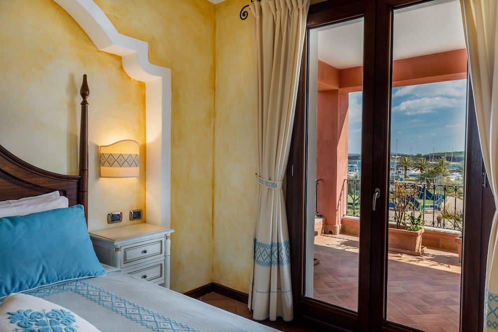 Royal Suite, 1 Bedroom, Jetted Tub, Sea View photo 2