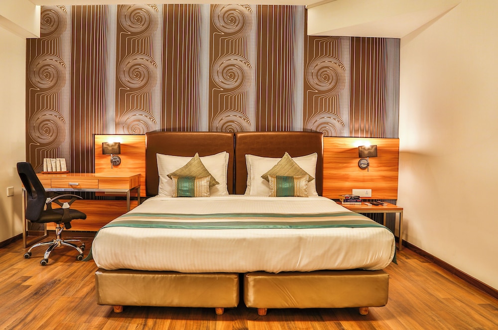 Club Room, 1 Queen Bed photo 1