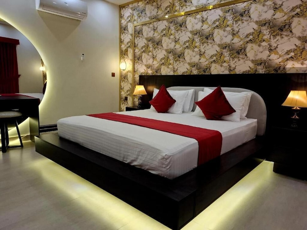 Family Double Room, City View