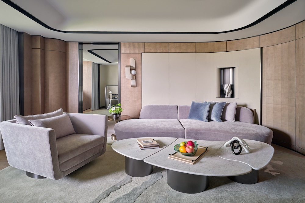 Junior Suite, 1 King Bed, Balcony, Lake View