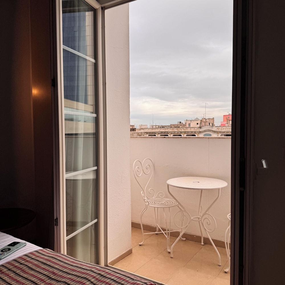 Comfort Room - Photo 11