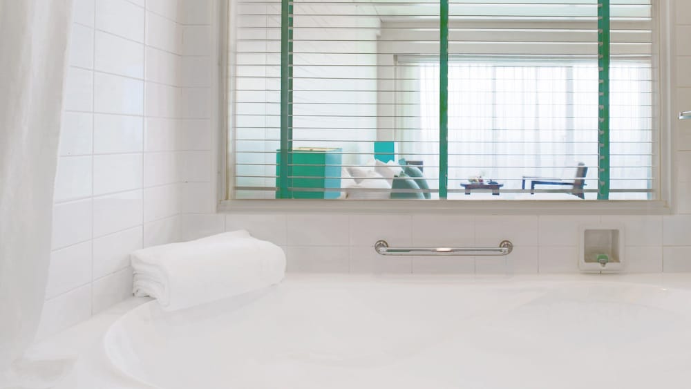 Classic Room, 2 Twin Beds, Club Lounge Access, Ocean View (Private Terrace) - Photo 13