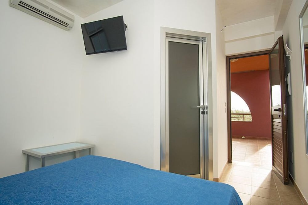 Economy Double Room, 1 Double Bed, Garden View (Tipo G3-2) photo 1