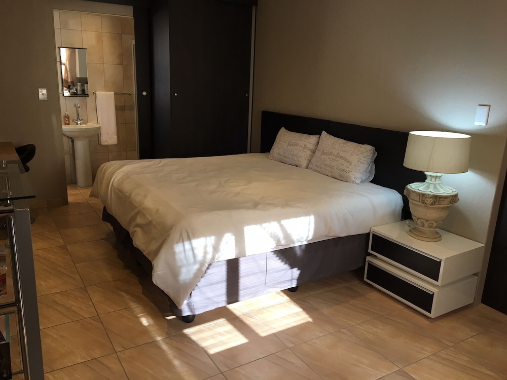 Northwold Suite 1 photo 1