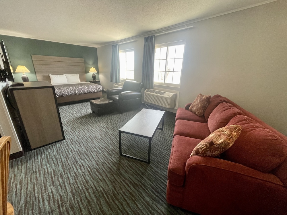 Studio Suite, 1 King Bed, Non Smoking, Hot Tub photo 3
