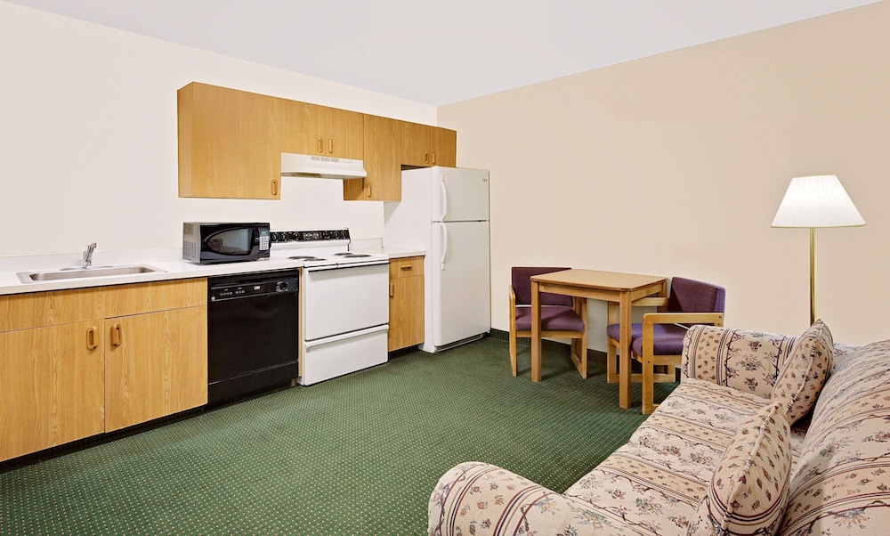 Room, 2 Queen Beds, Non Smoking (Efficiency) photo 2