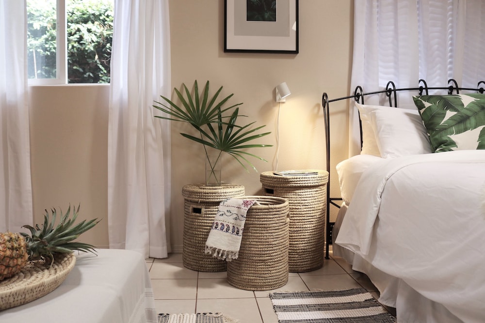 Deluxe Studio, 1 King Bed photo 1
