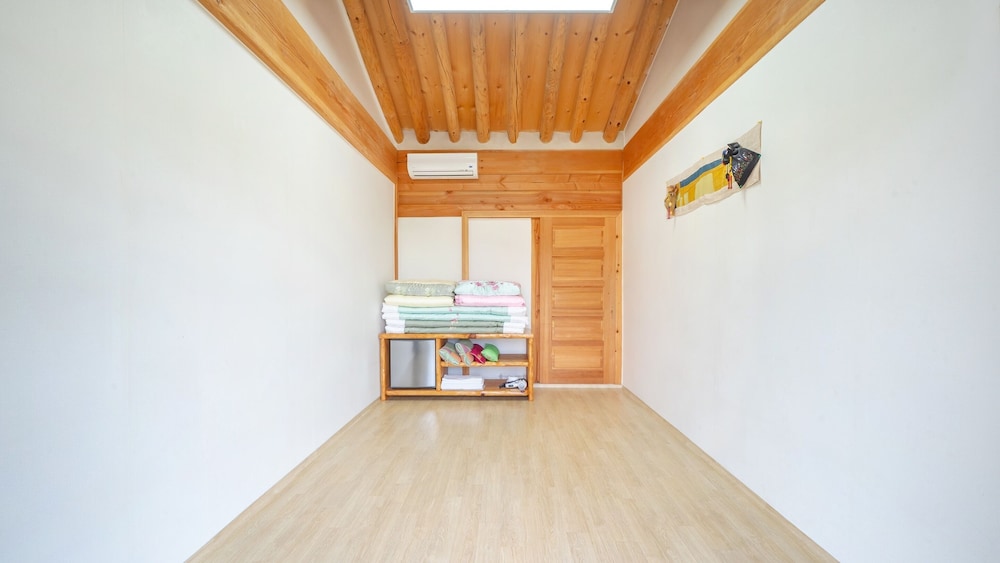 Basic Room, 1 Bedroom (Cosmos) - Photo 10