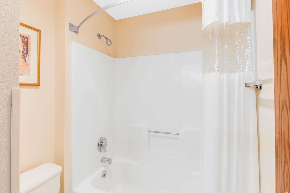Suite, 1 King Bed, Jetted Tub photo 3