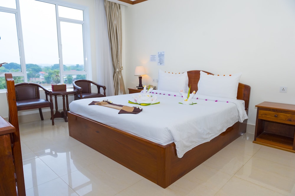 Standard Twin Riverview - Photo 1
