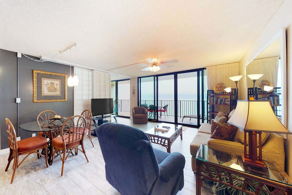Condo, 2 Bedrooms photo 2