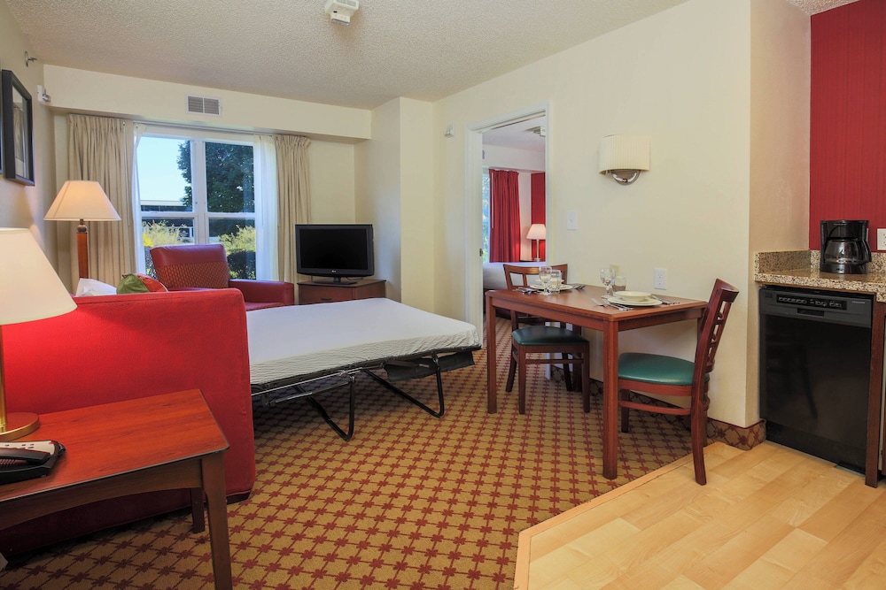 Suite, 1 Bedroom, City View - Photo 6