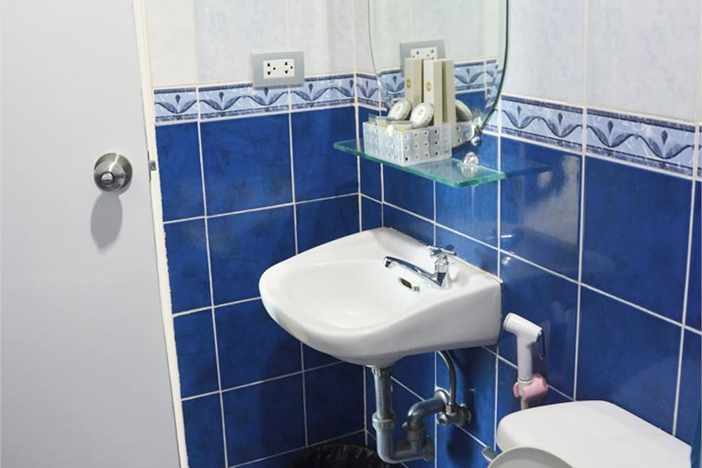 Standard Twin Room photo 2